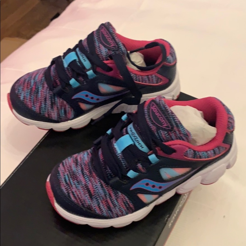 Girls New Wide sneakers